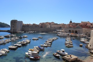 Discover the surroundings!